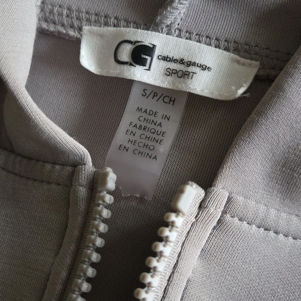 Cable & Gauge Sport Yummy Quarter Zip Up Gray Pullover - Picture 7 of 8